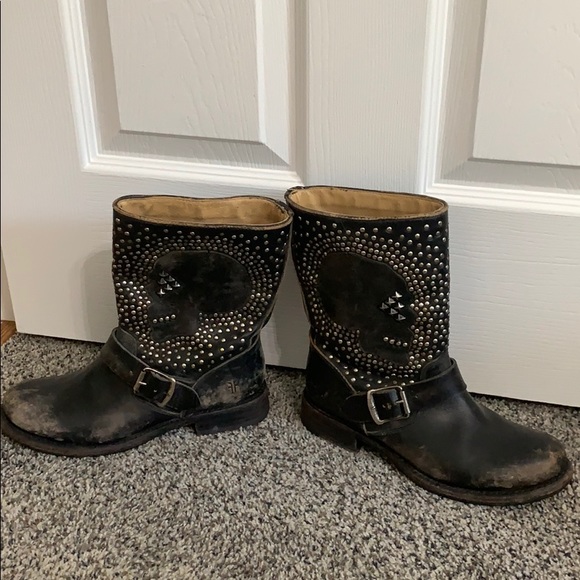 frye skull boots